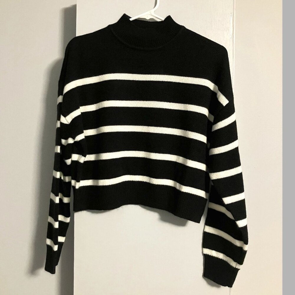 Divided By H&M Black & Ivory Striped Cropped Sweater Women's Size S